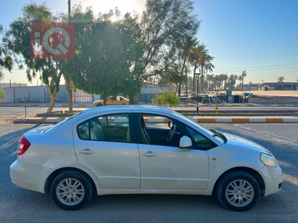 سوزوکی SX4